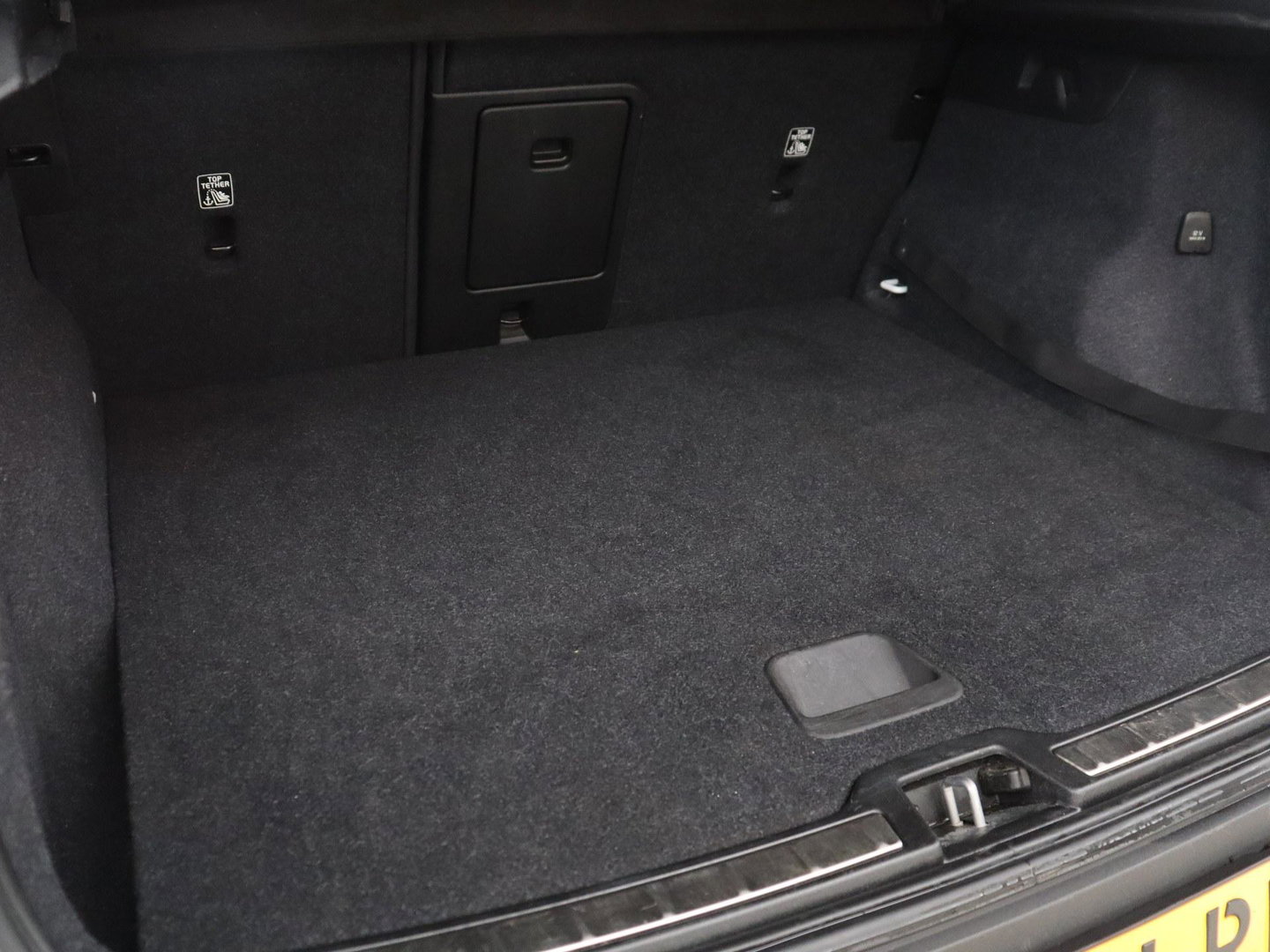 Volvo XC40 2.0 B3 Business Edition | SOH 90,7% | Panoramadak | Leder | Cruise control | Harman/Kardon | Stuur/stoel verwarming | Climate control | Carplay | Camera | Park assist | PHEV