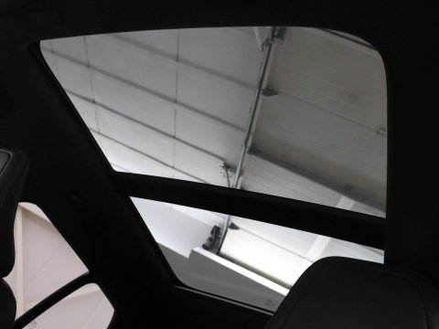 Volvo XC40 2.0 B3 Business Edition | SOH 90,7% | Panoramadak | Leder | Cruise control | Harman/Kardon | Stuur/stoel verwarming | Climate control | Carplay | Camera | Park assist | PHEV