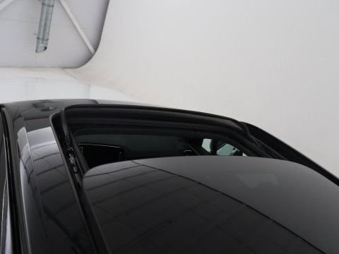 Volvo XC40 2.0 B3 Business Edition | SOH 90,7% | Panoramadak | Leder | Cruise control | Harman/Kardon | Stuur/stoel verwarming | Climate control | Carplay | Camera | Park assist | PHEV