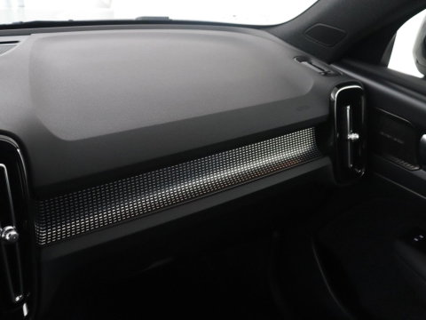 Volvo XC40 2.0 B3 Business Edition | SOH 90,7% | Panoramadak | Leder | Cruise control | Harman/Kardon | Stuur/stoel verwarming | Climate control | Carplay | Camera | Park assist | PHEV