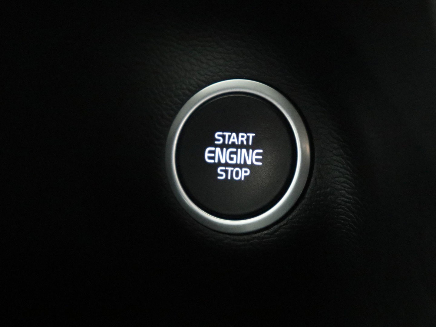 Volvo XC40 2.0 B3 Business Edition | SOH 90,7% | Panoramadak | Leder | Cruise control | Harman/Kardon | Stuur/stoel verwarming | Climate control | Carplay | Camera | Park assist | PHEV