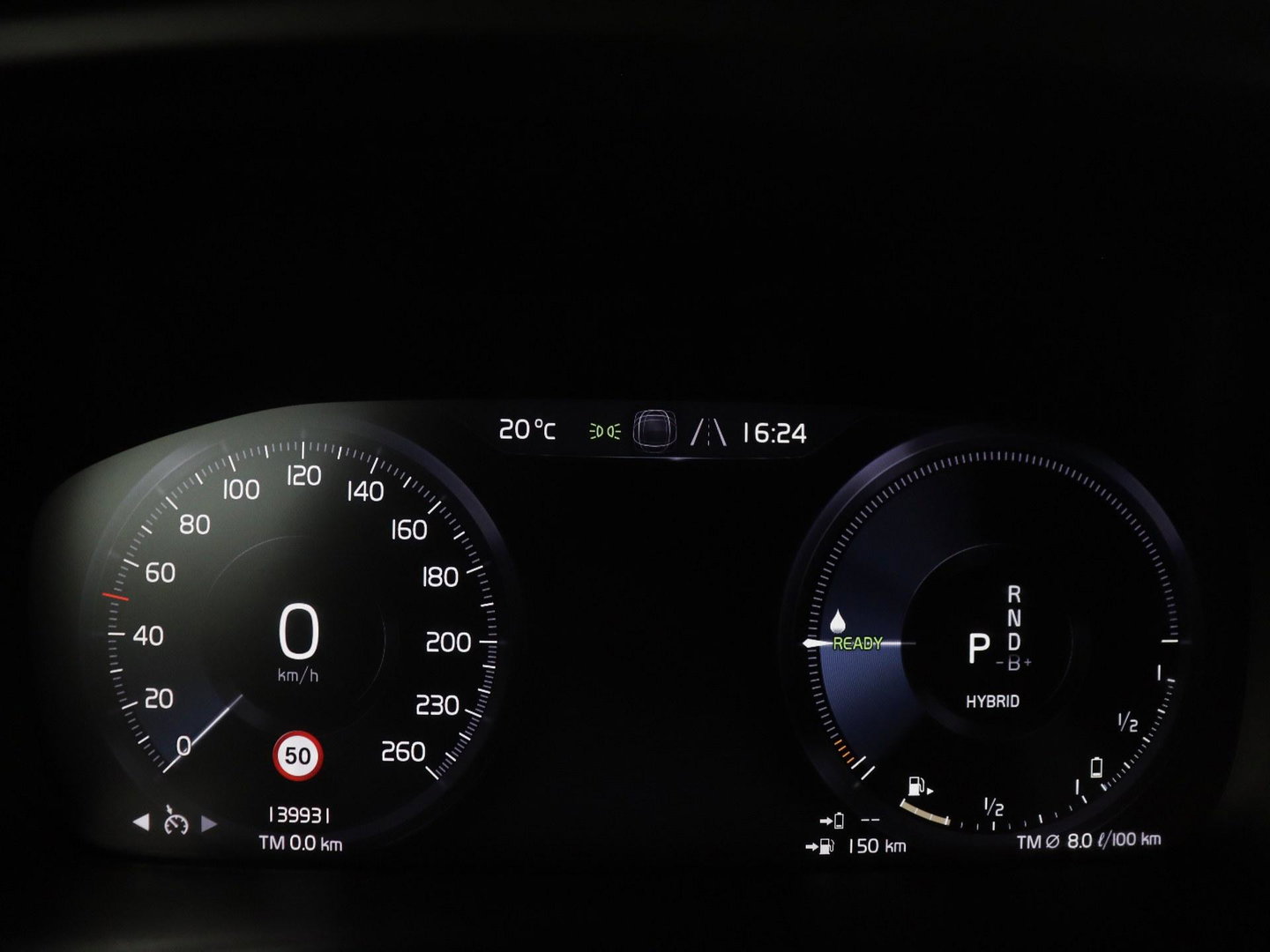 Volvo XC40 2.0 B3 Business Edition | SOH 90,7% | Panoramadak | Leder | Cruise control | Harman/Kardon | Stuur/stoel verwarming | Climate control | Carplay | Camera | Park assist | PHEV