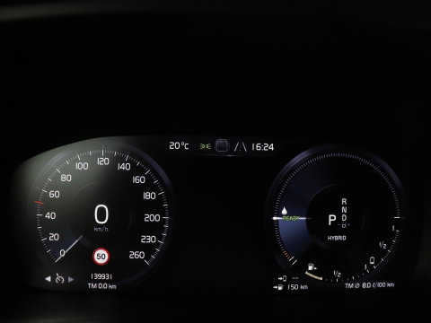 Volvo XC40 2.0 B3 Business Edition | SOH 90,7% | Panoramadak | Leder | Cruise control | Harman/Kardon | Stuur/stoel verwarming | Climate control | Carplay | Camera | Park assist | PHEV
