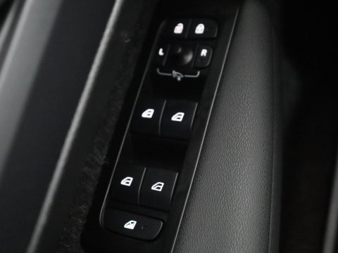 Volvo XC40 2.0 B3 Business Edition | SOH 90,7% | Panoramadak | Leder | Cruise control | Harman/Kardon | Stuur/stoel verwarming | Climate control | Carplay | Camera | Park assist | PHEV