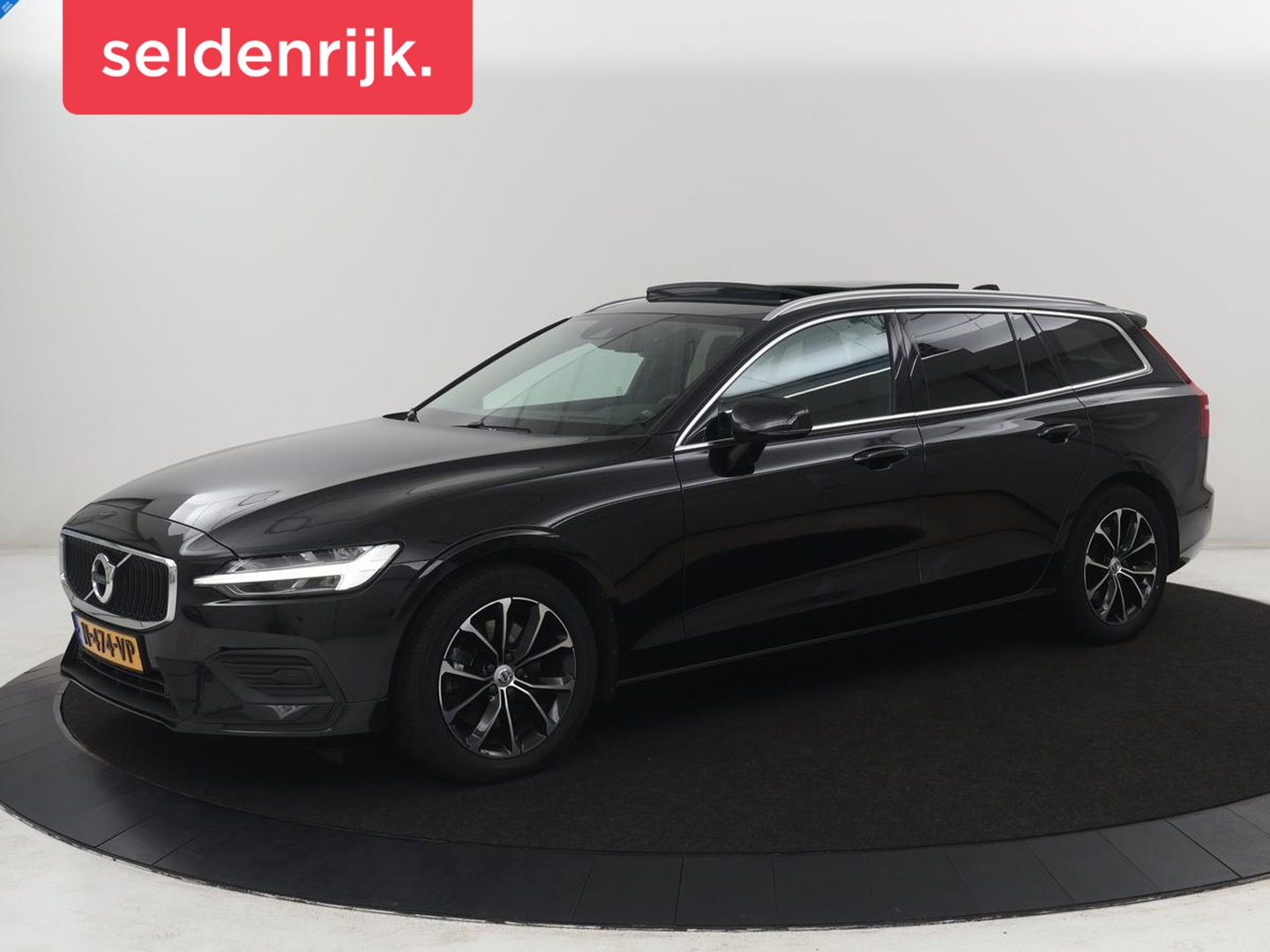 Volvo V60 2.0 B3 Momentum Business