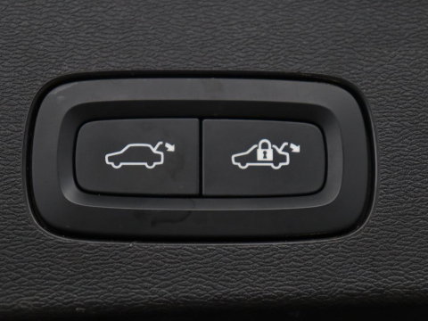 Volvo V60 2.0 B3 Momentum Business
