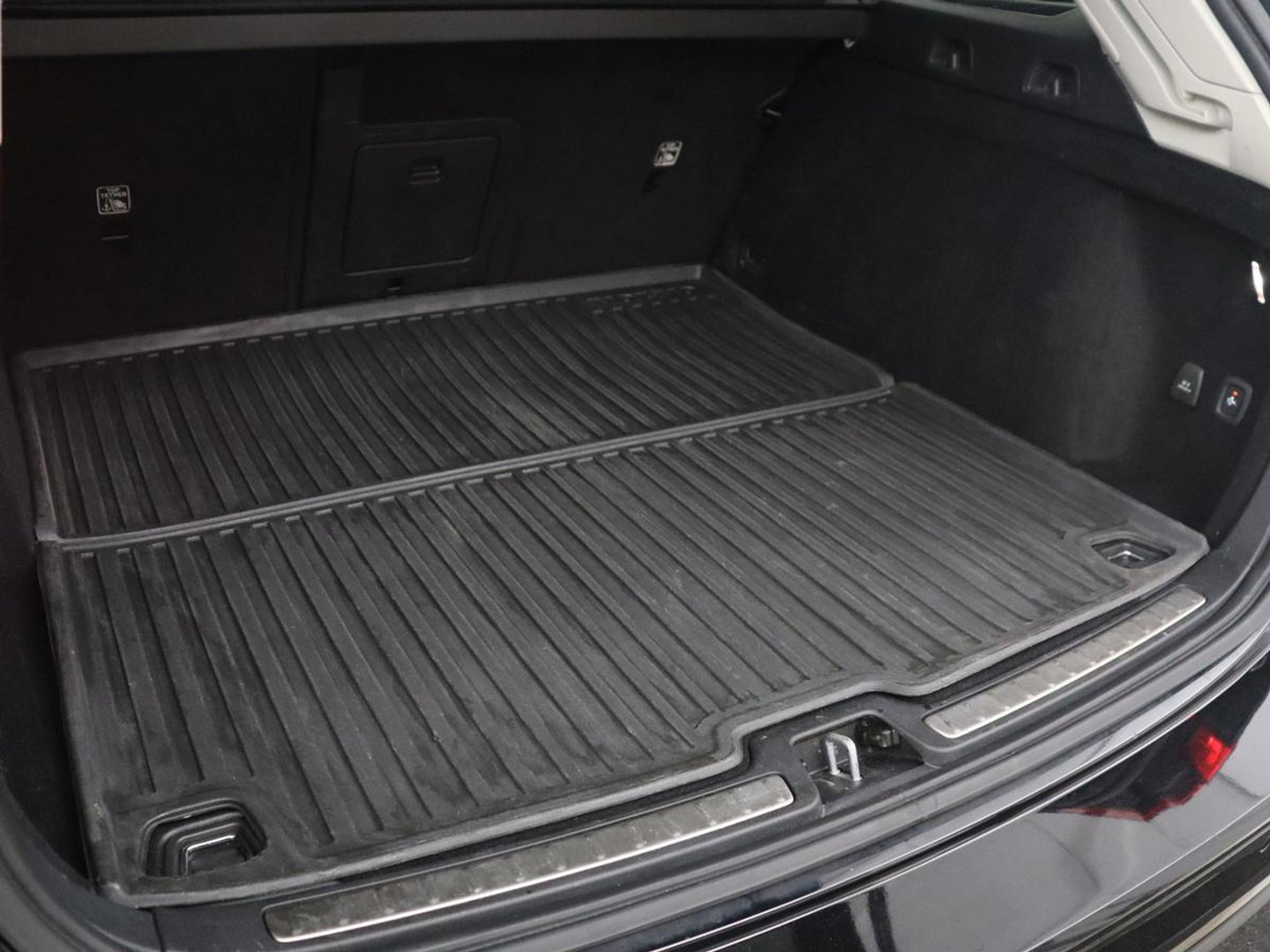 Volvo V60 2.0 B3 Momentum Business
