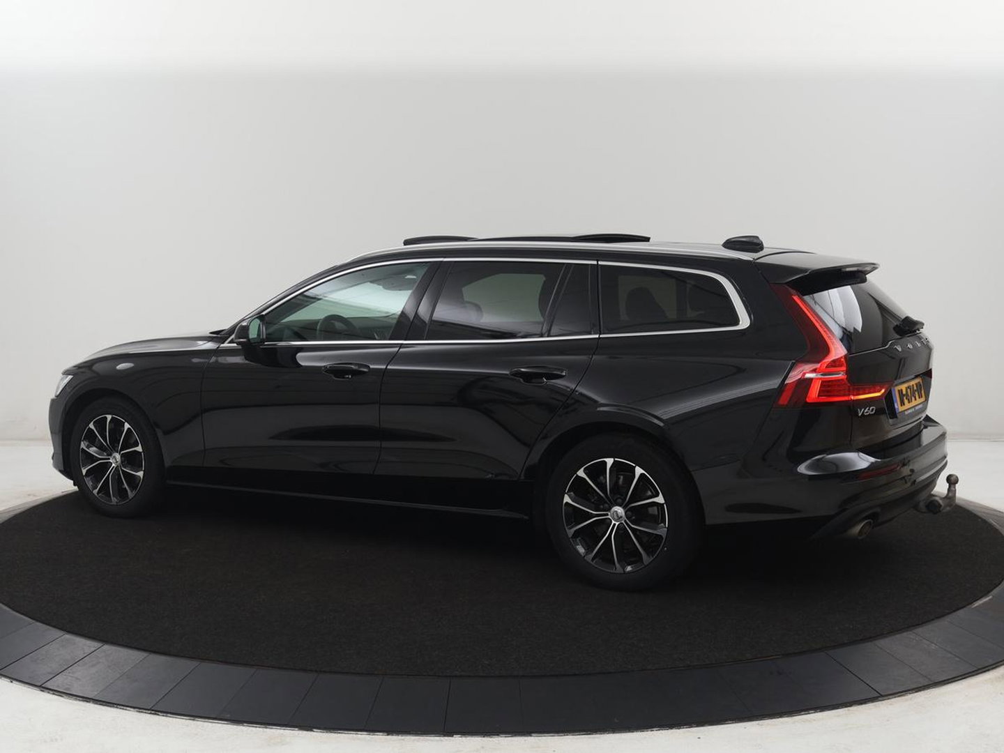 Volvo V60 2.0 B3 Momentum Business