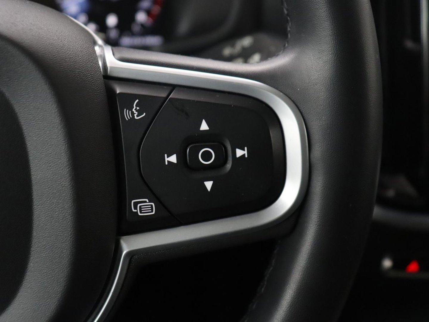Volvo V60 2.0 B3 Momentum Business