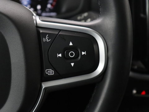 Volvo V60 2.0 B3 Momentum Business