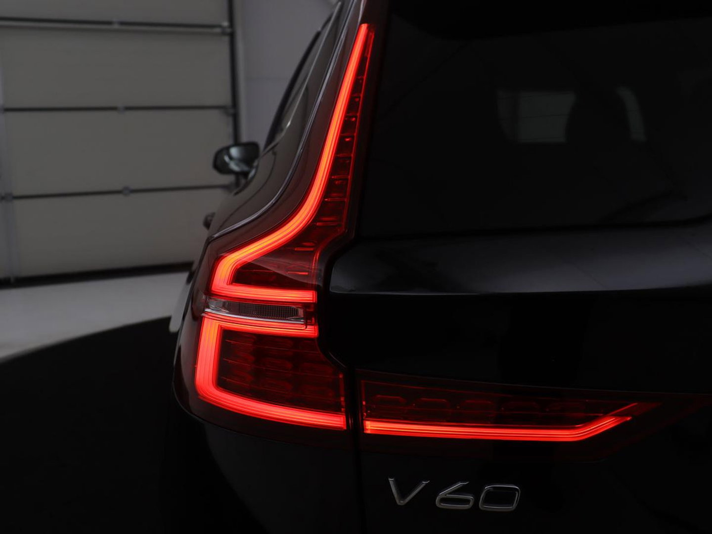 Volvo V60 2.0 B3 Momentum Business