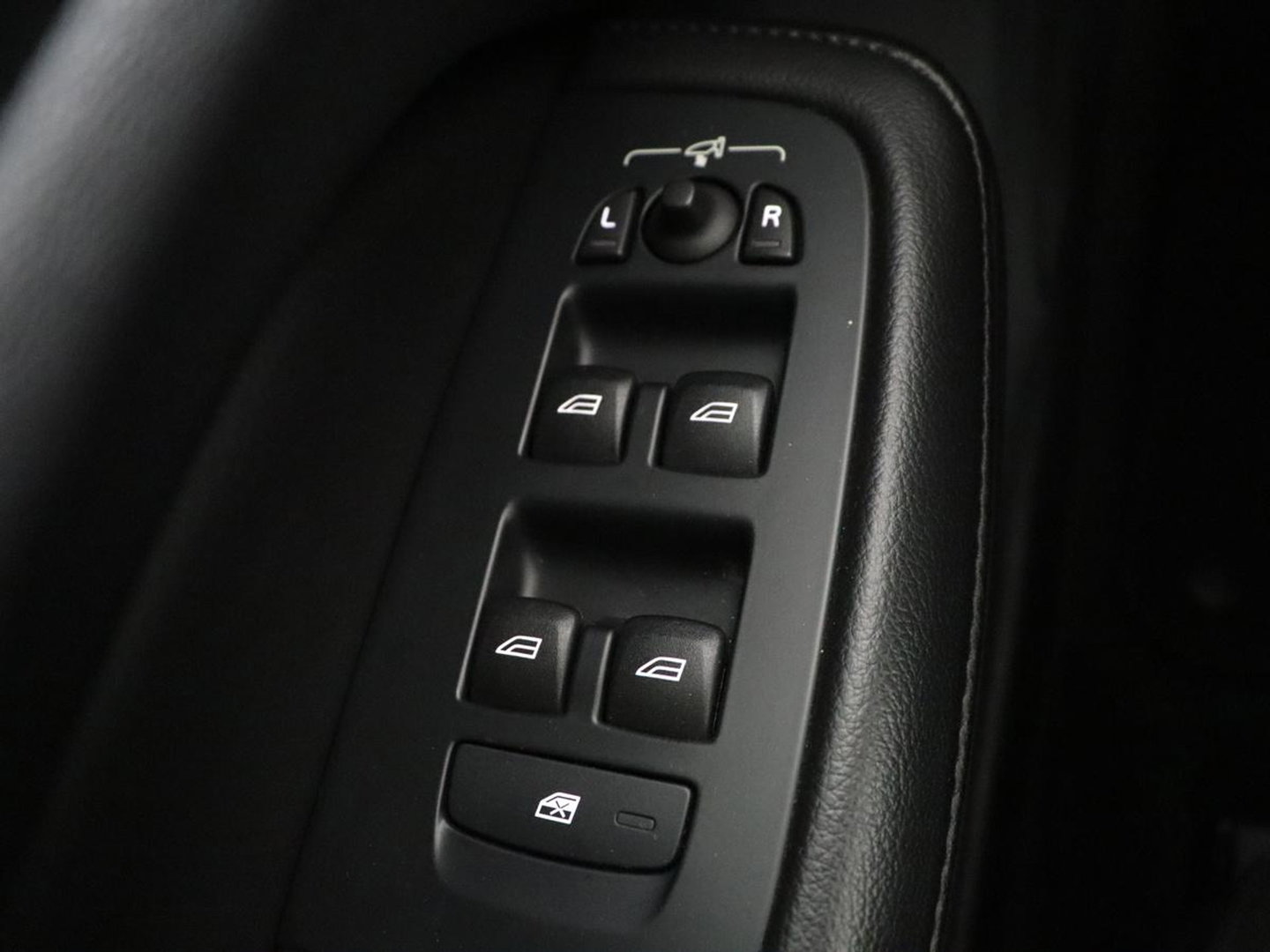 Volvo V60 2.0 B3 Momentum Business