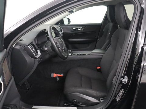 Volvo V60 2.0 B3 Momentum Business