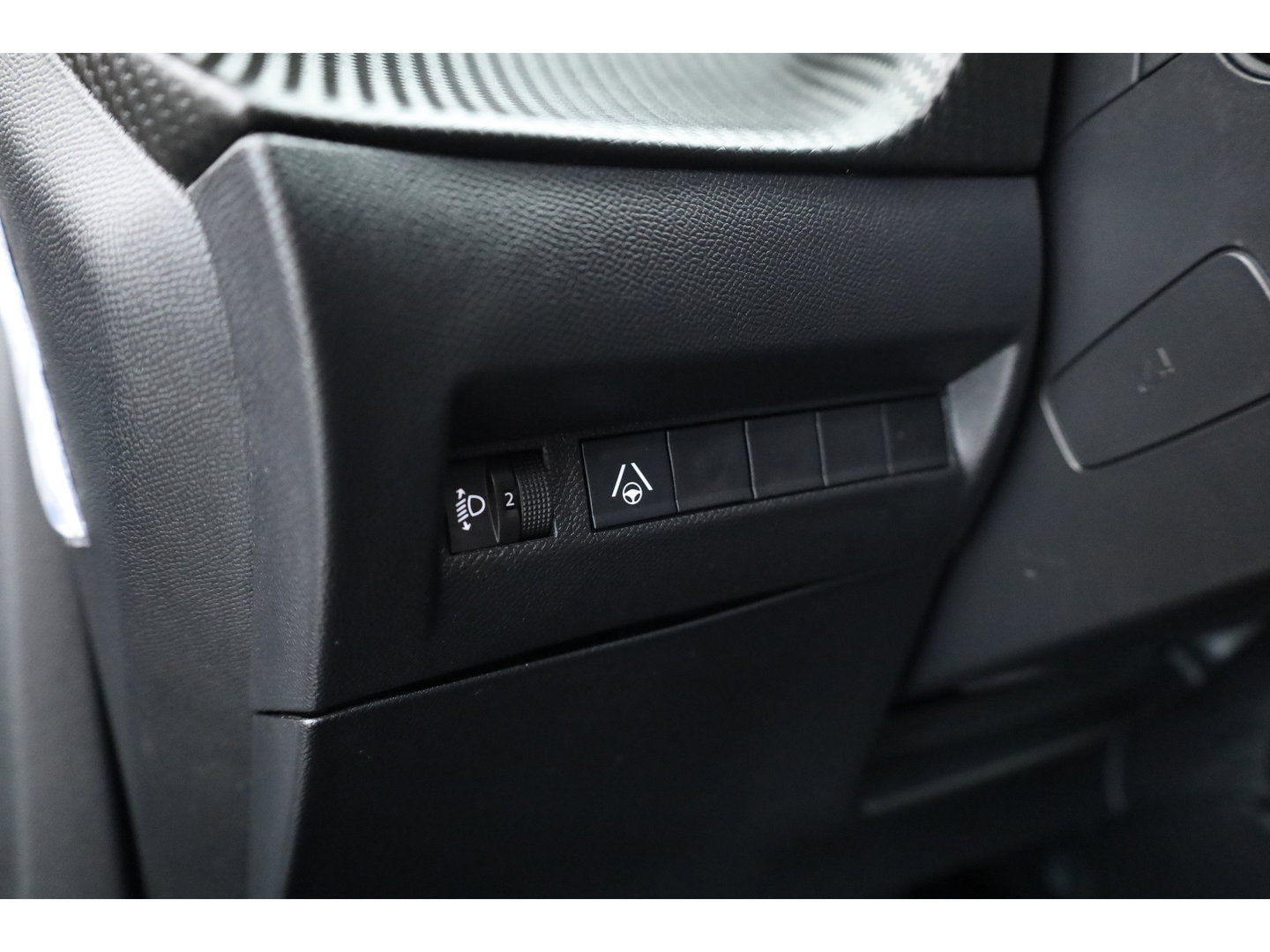 Peugeot 2008 1.2 PureTech 130 Allure | Rijklaar!! | Adapt. Cruise | Dodehoek | 360cam | Stoelverw. | Keyless | Apple Carplay