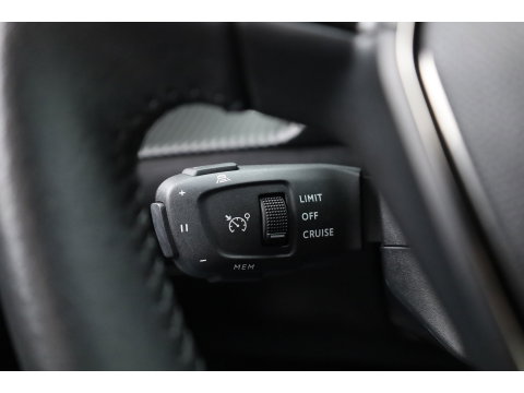 Peugeot 2008 1.2 PureTech 130 Allure | Rijklaar!! | Adapt. Cruise | Dodehoek | 360cam | Stoelverw. | Keyless | Apple Carplay