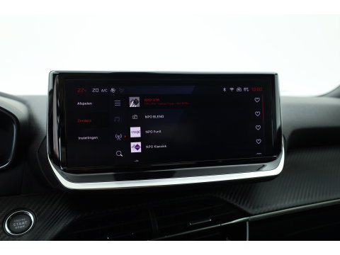 Peugeot 2008 1.2 PureTech 130 Allure | Rijklaar!! | Adapt. Cruise | Dodehoek | 360cam | Stoelverw. | Keyless | Apple Carplay
