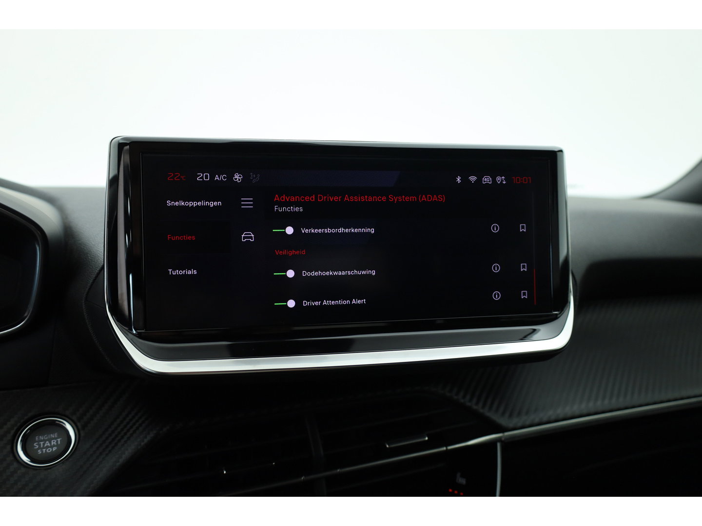 Peugeot 2008 1.2 PureTech 130 Allure | Rijklaar!! | Adapt. Cruise | Dodehoek | 360cam | Stoelverw. | Keyless | Apple Carplay