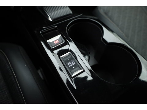 Peugeot 2008 1.2 PureTech 130 Allure | Rijklaar!! | Adapt. Cruise | Dodehoek | 360cam | Stoelverw. | Keyless | Apple Carplay