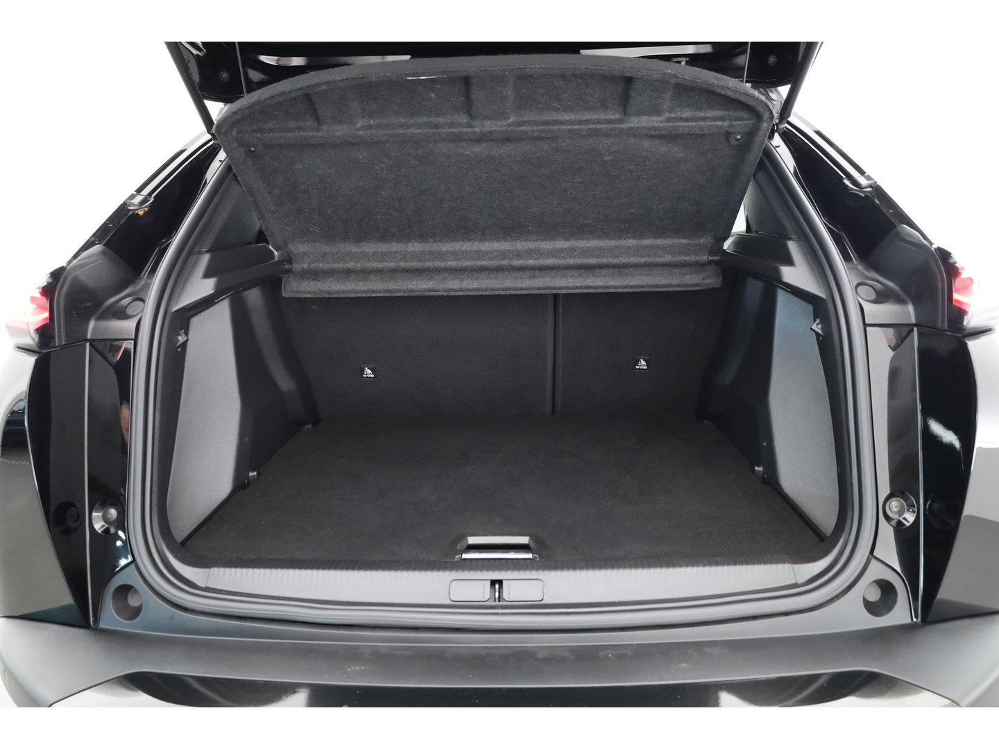 Peugeot 2008 1.2 PureTech 130 Allure | Rijklaar!! | Adapt. Cruise | Dodehoek | 360cam | Stoelverw. | Keyless | Apple Carplay