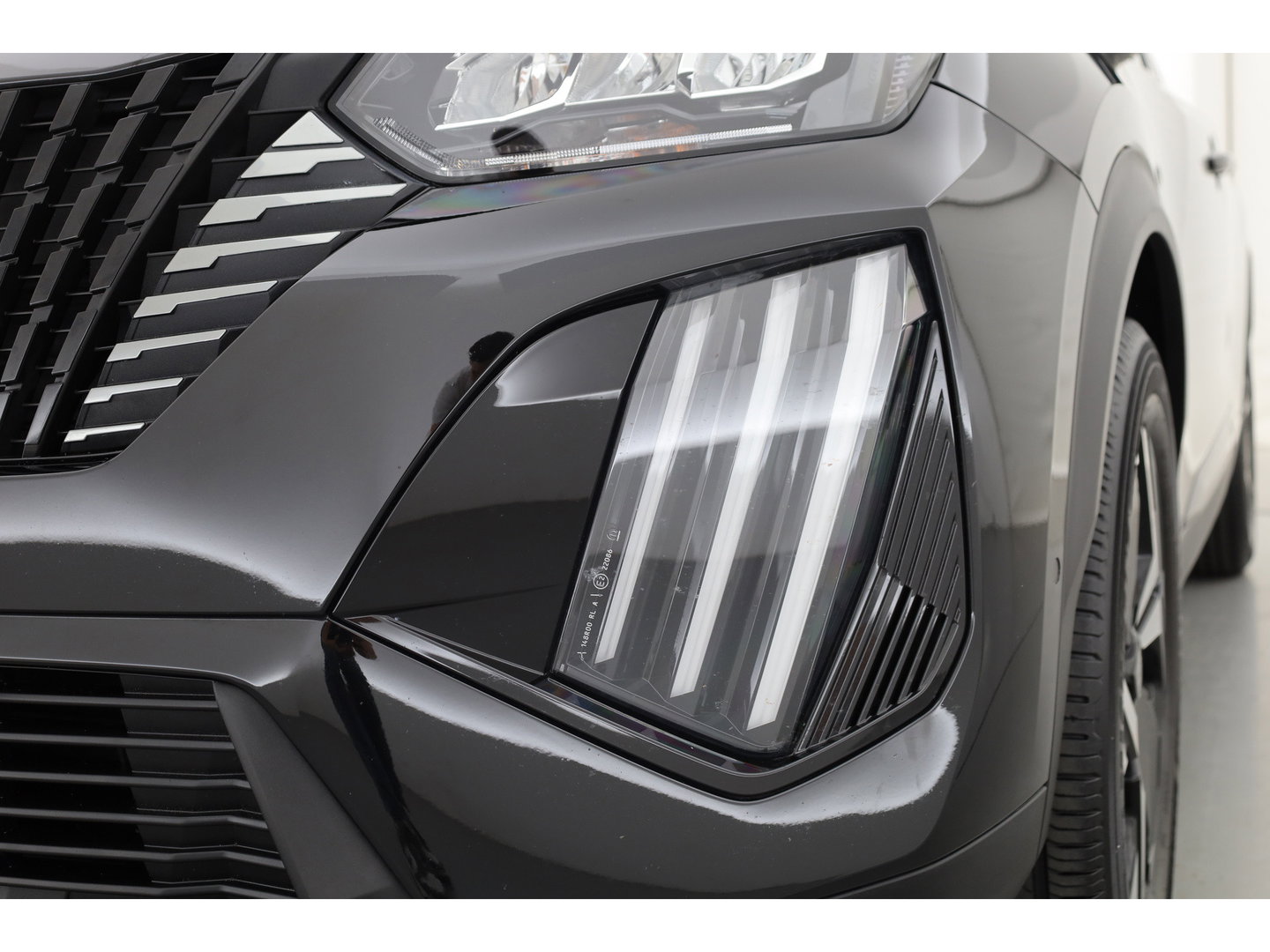 Peugeot 2008 1.2 PureTech 130 Allure | Rijklaar!! | Adapt. Cruise | Dodehoek | 360cam | Stoelverw. | Keyless | Apple Carplay