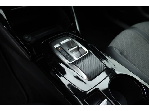 Peugeot 2008 1.2 PureTech 130 Allure | Rijklaar!! | Adapt. Cruise | Dodehoek | 360cam | Stoelverw. | Keyless | Apple Carplay