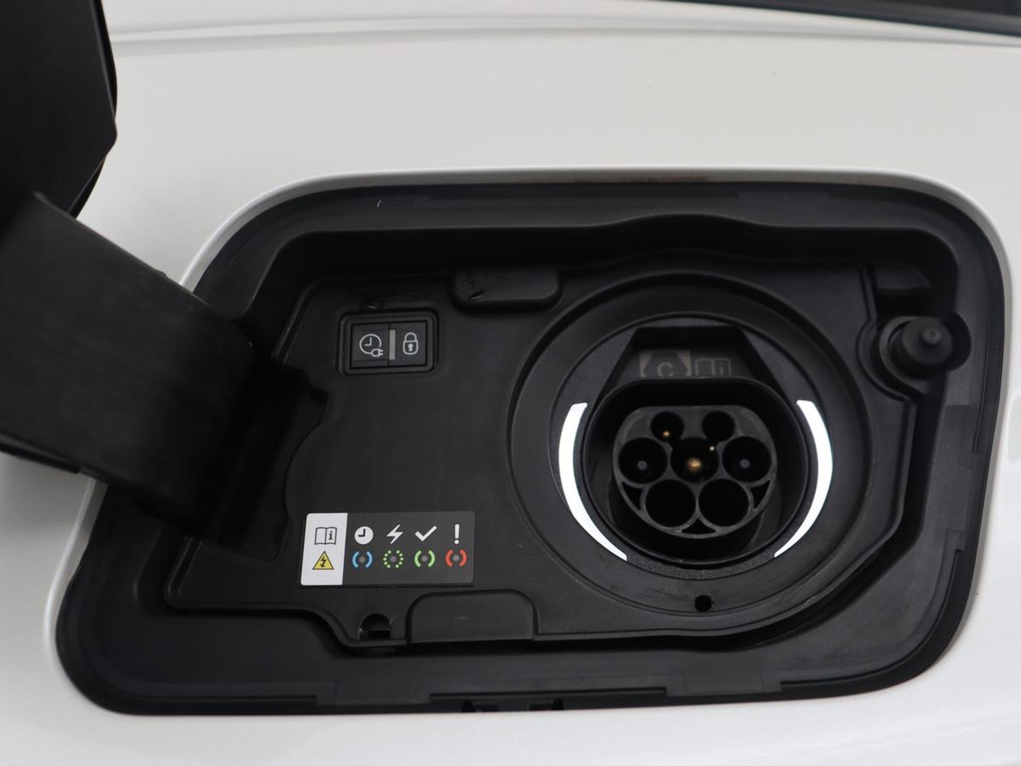 Peugeot 3008 1.6 HYbrid 225 Allure