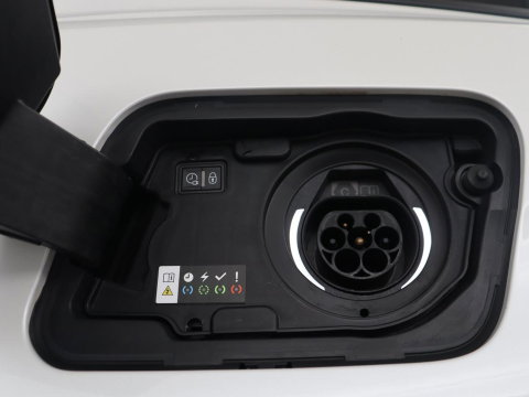 Peugeot 3008 1.6 HYbrid 225 Allure