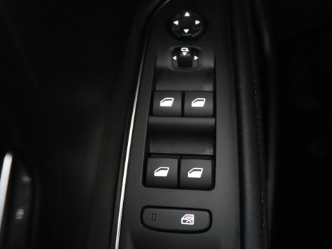 Peugeot 3008 1.6 HYbrid 225 Allure