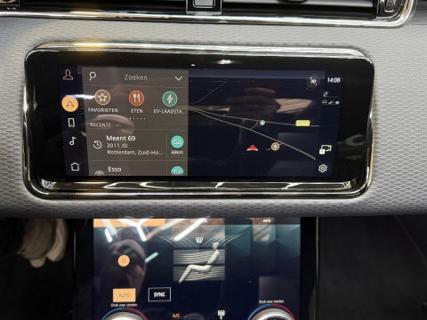 Land Rover Range Rover Evoque 1.5 P300e AWD R-Dynamic SE Pano Camera Leder Navi Clima 20"LM