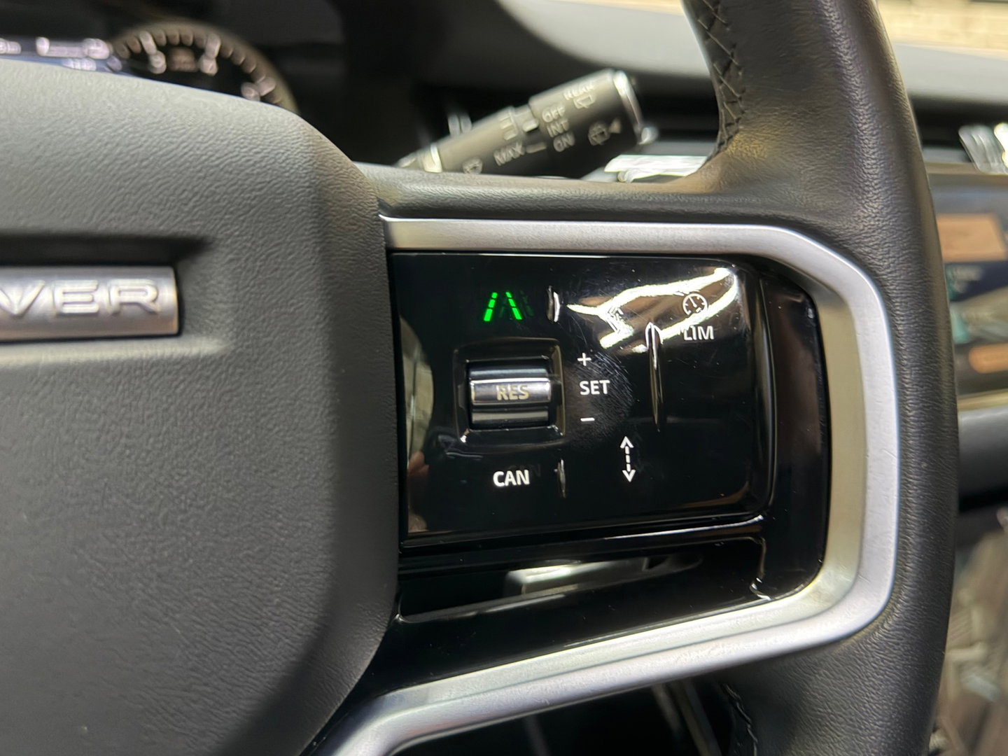 Land Rover Range Rover Evoque 1.5 P300e AWD R-Dynamic SE Pano Camera Leder Navi Clima 20"LM