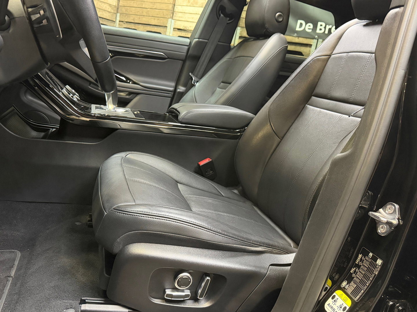Land Rover Range Rover Evoque 1.5 P300e AWD R-Dynamic SE Pano Camera Leder Navi Clima 20"LM