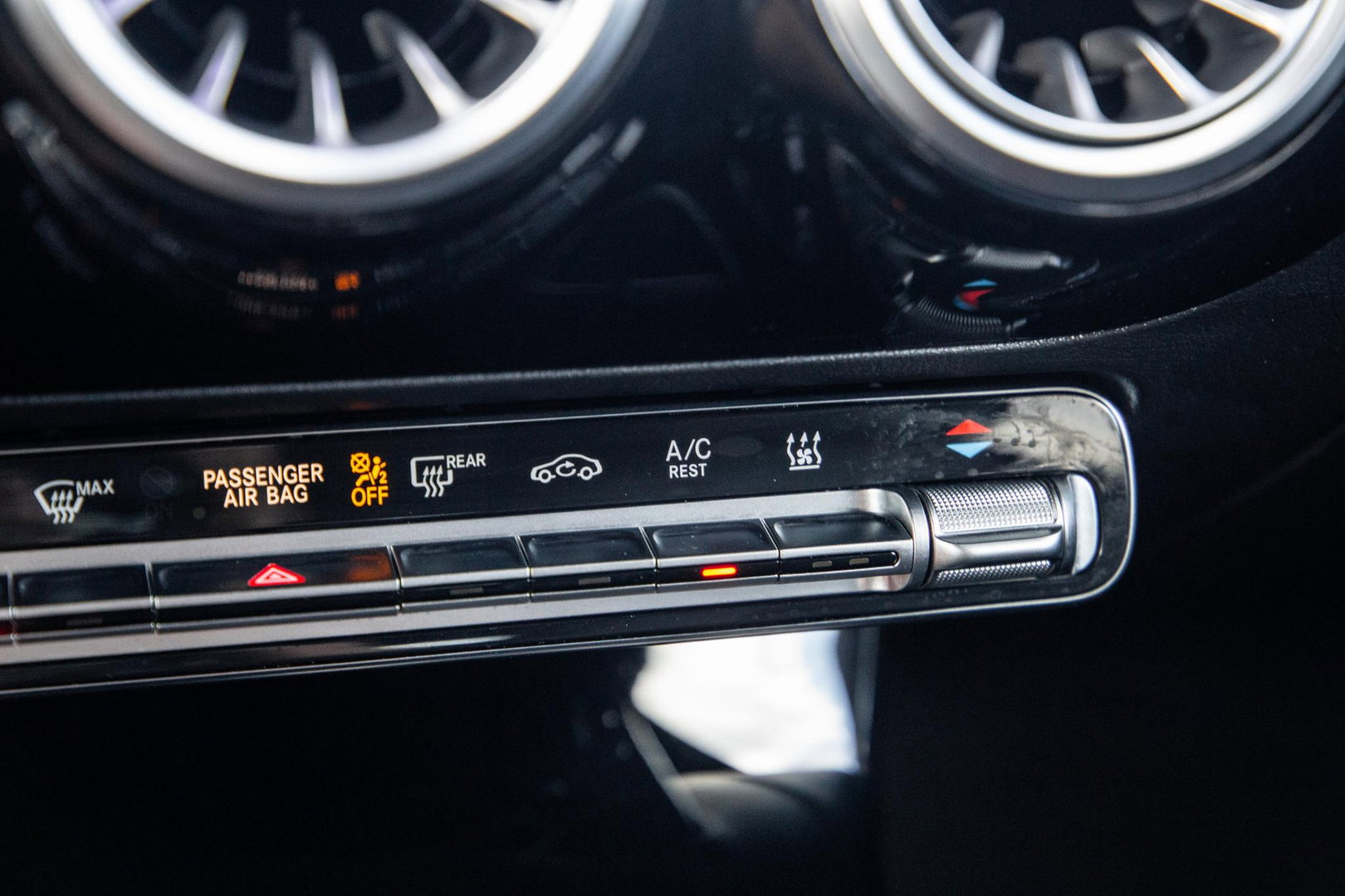 Mercedes-Benz CLA Shooting Brake 250e Business Solution (PHEV) CARPLAY / CRUISE CONTROLE / AMBIENT LIGHTING / CAMERA