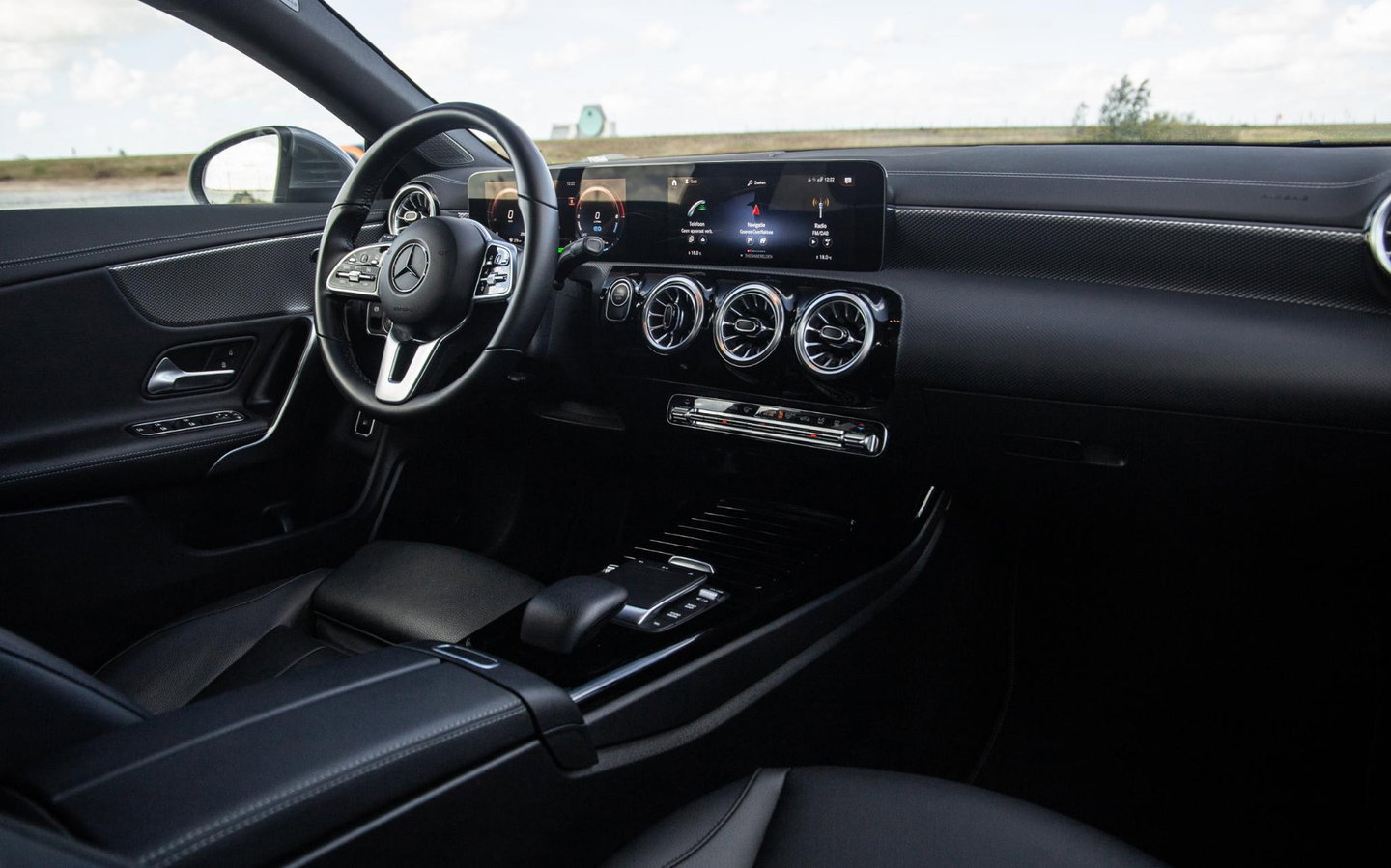 Mercedes-Benz CLA Shooting Brake 250e Business Solution (PHEV) CARPLAY / CRUISE CONTROLE / AMBIENT LIGHTING / CAMERA