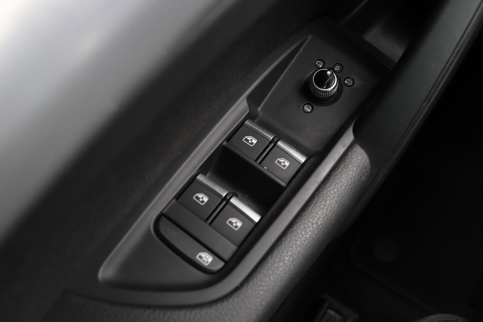 Audi Q5 2.0 TDI Quattro Design Pro Line Plus | Stoelverwarming | Cruise Control | Virtual Cockpit | MMI Navigatie Plus | Elektrische Stoelen | Keyless Entry