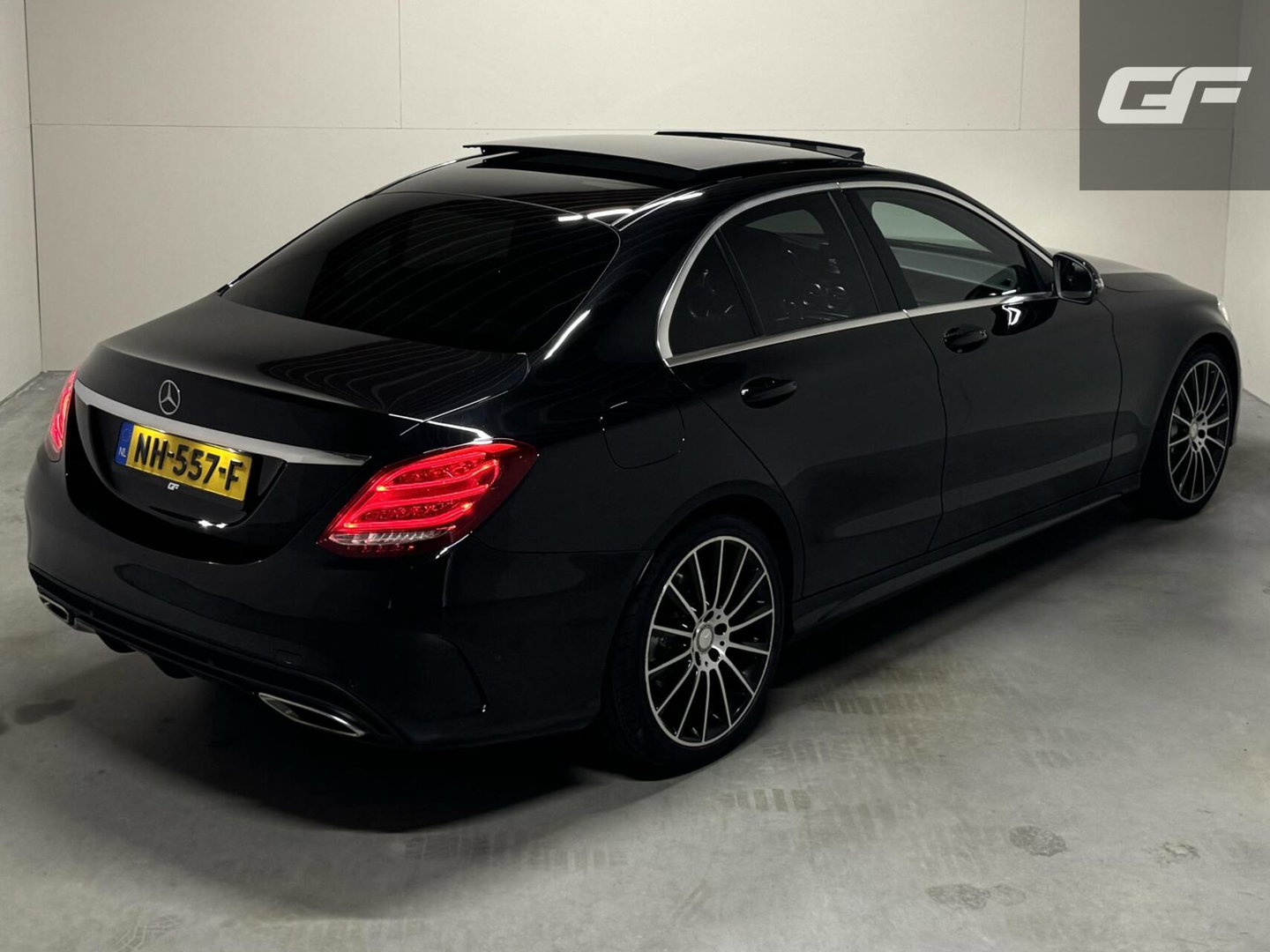 Mercedes-Benz C-Klasse AMG Pano Leer Sfeer Memory Camera NAP