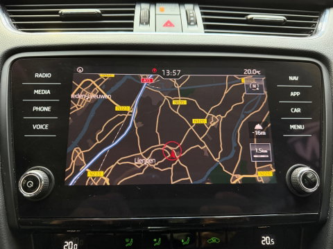 Škoda Octavia Combi 1.6 TDI Greentech Style Business Navi Clima Trekhaak Camera 17"LM