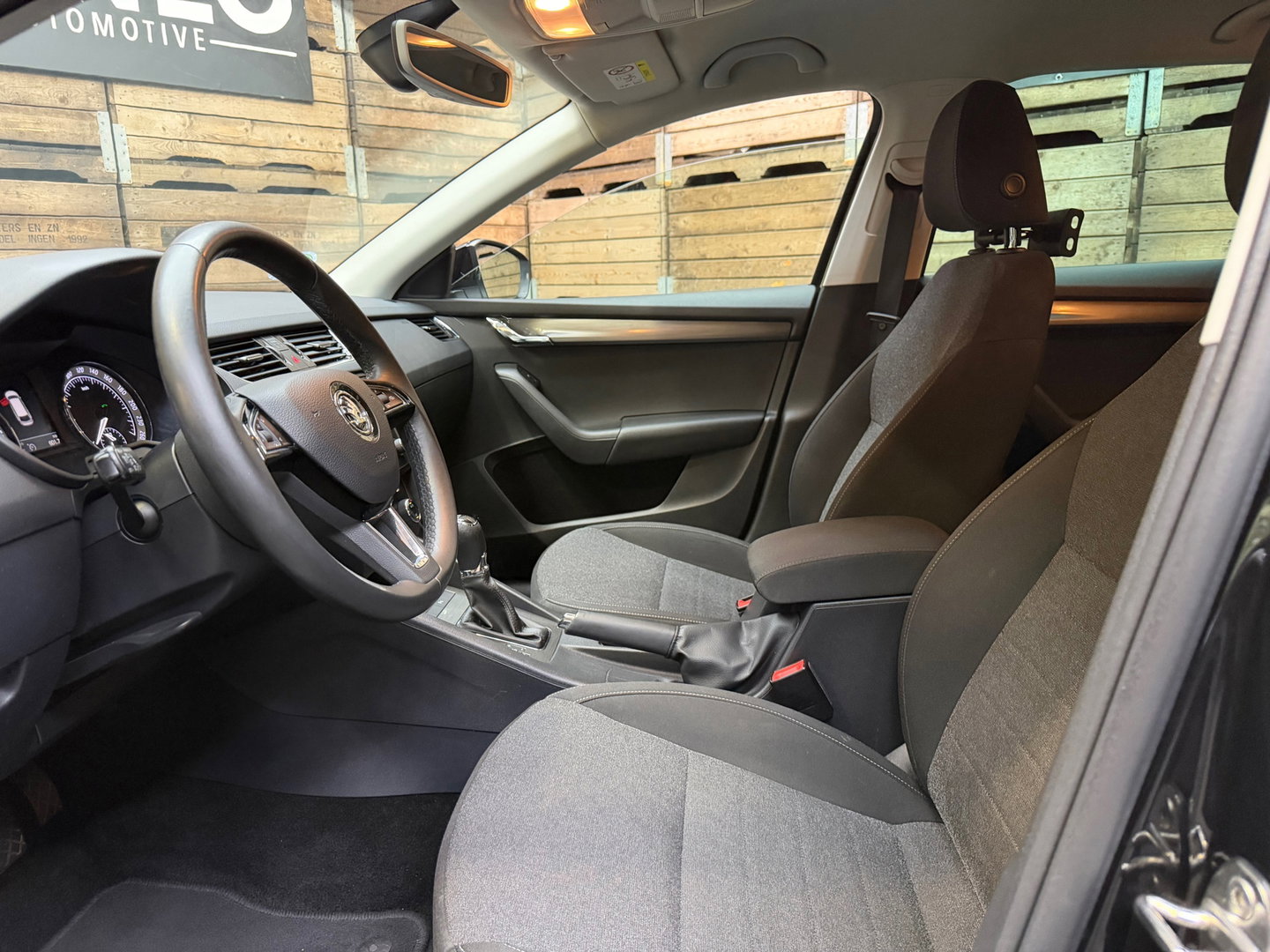 Škoda Octavia Combi 1.6 TDI Greentech Style Business Navi Clima Trekhaak Camera 17"LM
