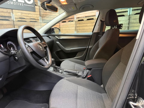 Škoda Octavia Combi 1.6 TDI Greentech Style Business Navi Clima Trekhaak Camera 17"LM