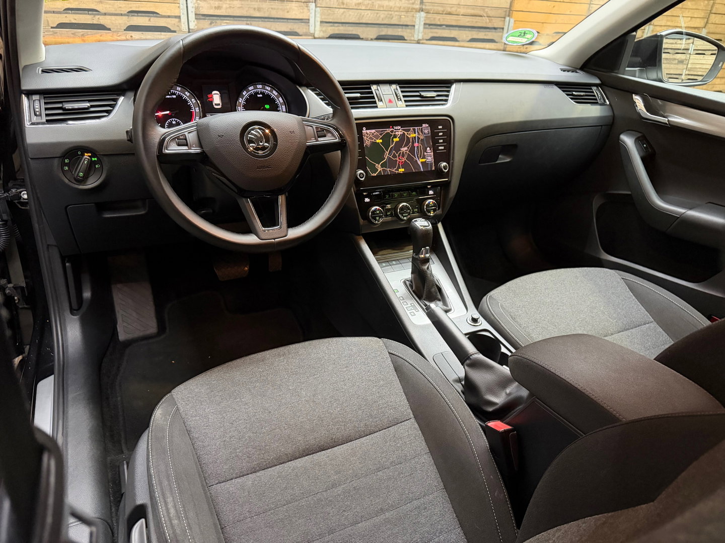 Škoda Octavia Combi 1.6 TDI Greentech Style Business Navi Clima Trekhaak Camera 17"LM