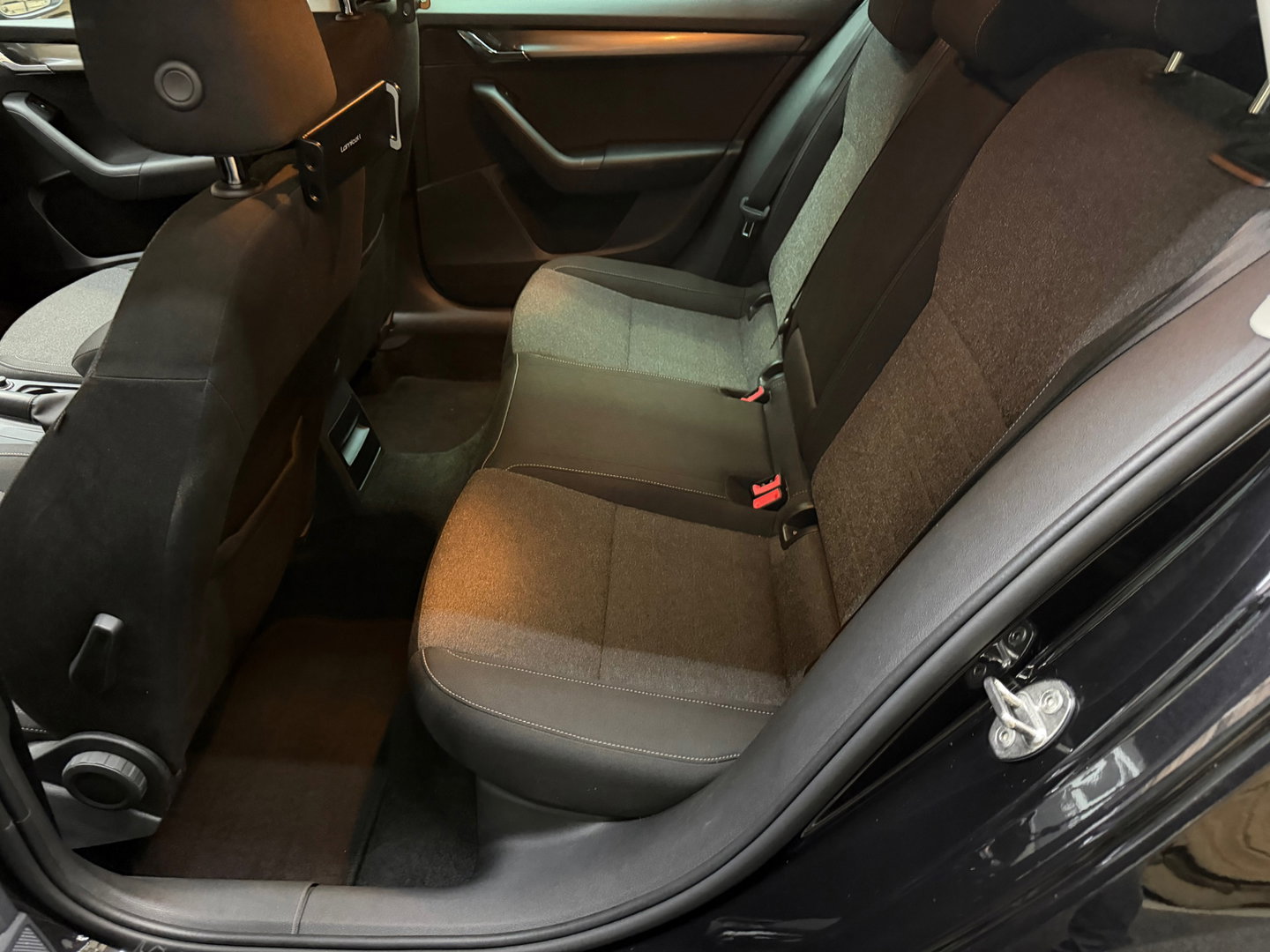 Škoda Octavia Combi 1.6 TDI Greentech Style Business Navi Clima Trekhaak Camera 17"LM