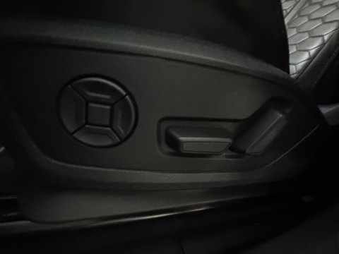 Audi RSQ3 Sportback 2.5 TFSI RS Pano|B&O|Trekhaak|360|Memory|Sfeer