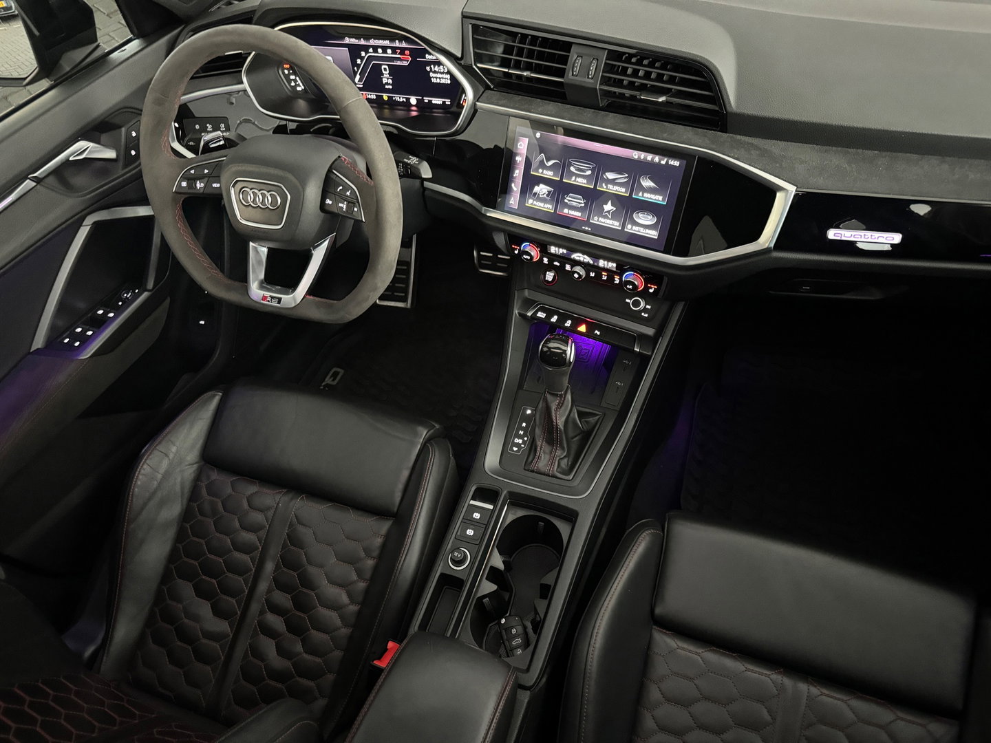 Audi RSQ3 Sportback 2.5 TFSI RS Pano|B&O|Trekhaak|360|Memory|Sfeer