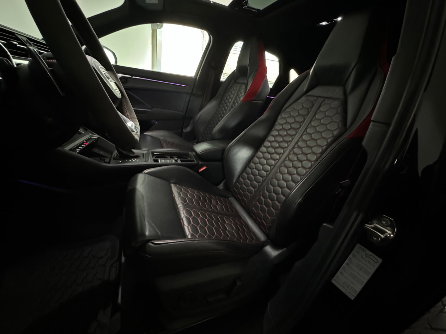 Audi RSQ3 Sportback 2.5 TFSI RS Pano|B&O|Trekhaak|360|Memory|Sfeer