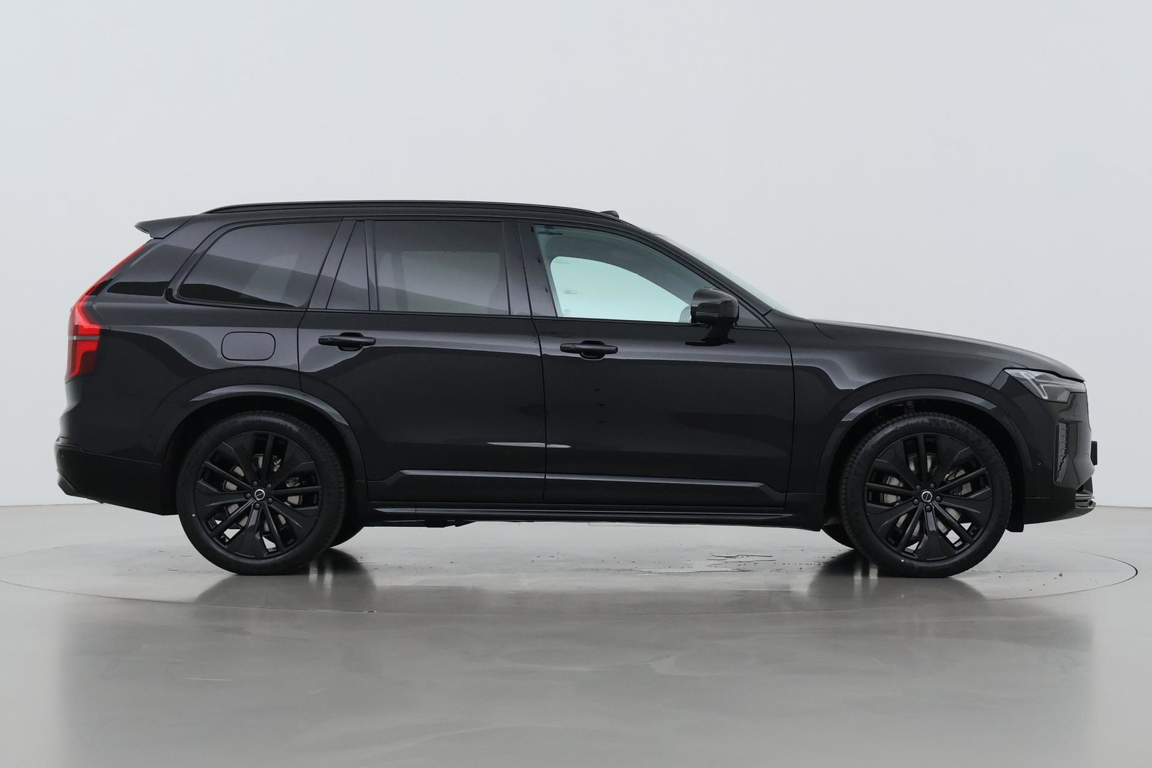 Volvo XC90 T8 Ultra Black Edition | Bowers&Wilkins | Luchtvering | Panoramadak | Trekhaak | 360° Camera | Massage | Stoelventilatie | 21 Inch