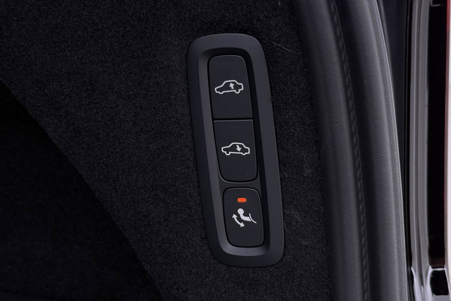 Volvo XC90 T8 Ultra Black Edition | Bowers&Wilkins | Luchtvering | Panoramadak | Trekhaak | 360° Camera | Massage | Stoelventilatie | 21 Inch