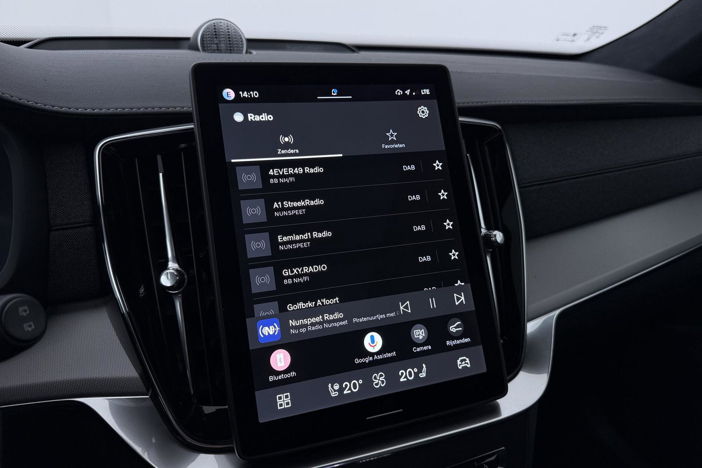 Volvo XC90 T8 Ultra Black Edition | Bowers&Wilkins | Luchtvering | Panoramadak | Trekhaak | 360° Camera | Massage | Stoelventilatie | 21 Inch