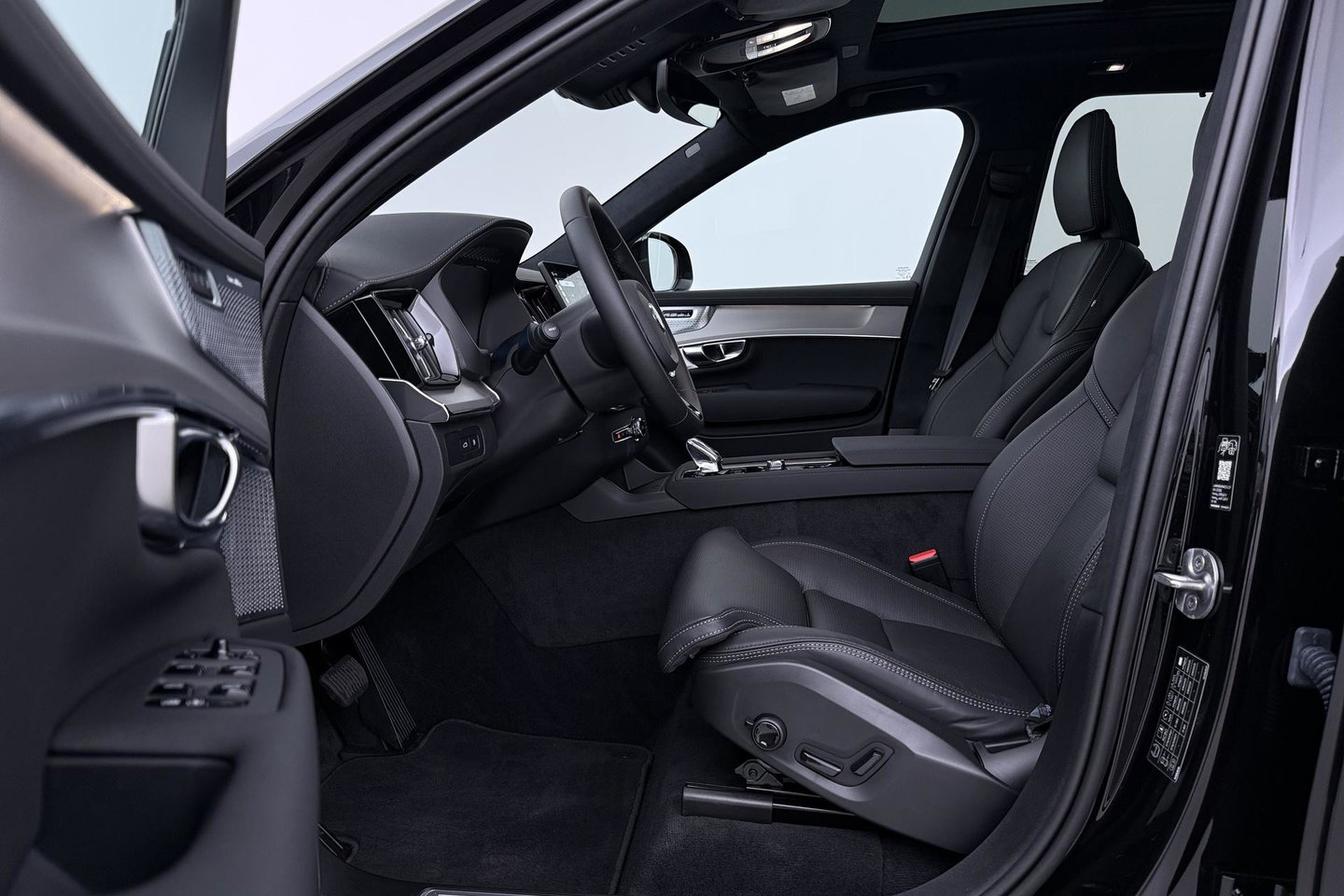 Volvo XC90 T8 Ultra Black Edition | Bowers&Wilkins | Luchtvering | Panoramadak | Trekhaak | 360° Camera | Massage | Stoelventilatie | 21 Inch