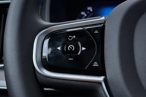 Volvo XC90 T8 Ultra Black Edition | Bowers&Wilkins | Luchtvering | Panoramadak | Trekhaak | 360° Camera | Massage | Stoelventilatie | 21 Inch