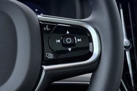 Volvo XC90 T8 Ultra Black Edition | Bowers&Wilkins | Luchtvering | Panoramadak | Trekhaak | 360° Camera | Massage | Stoelventilatie | 21 Inch