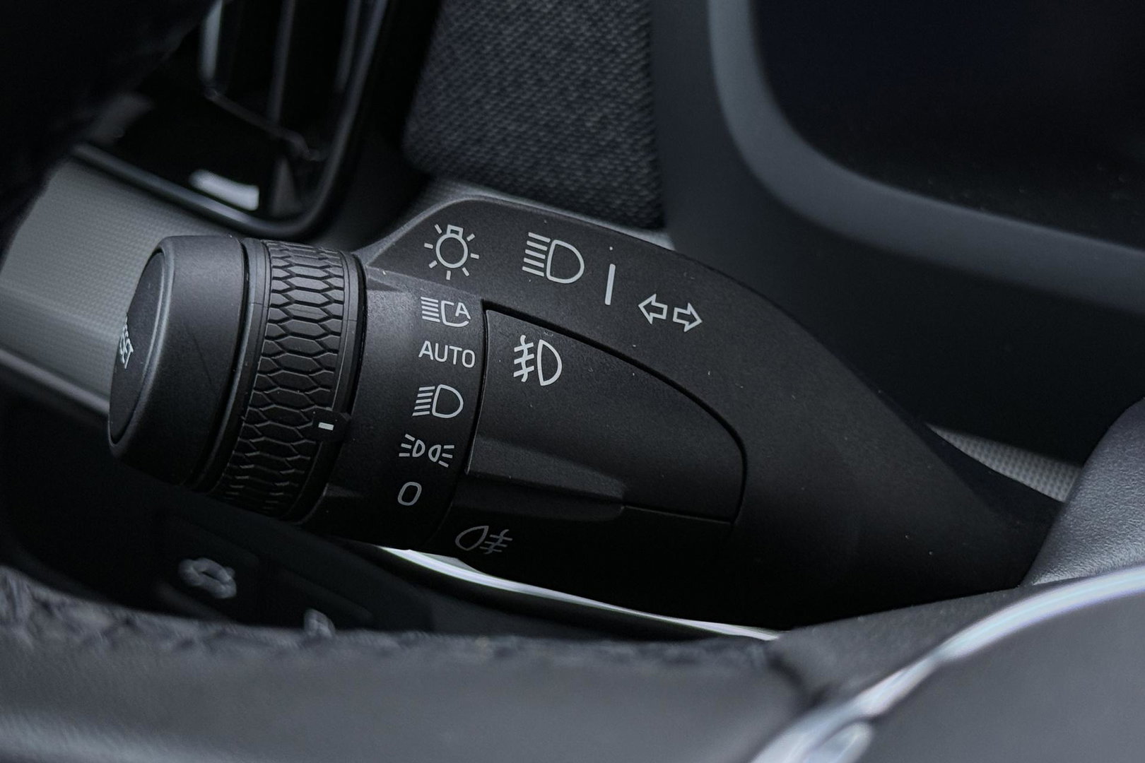Volvo XC90 T8 Ultra Black Edition | Bowers&Wilkins | Luchtvering | Panoramadak | Trekhaak | 360° Camera | Massage | Stoelventilatie | 21 Inch
